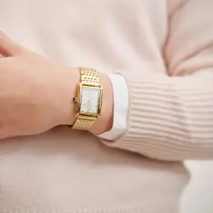 Gant G173002 Kadın Kol Saati – Dikdörtgen Kasa – Altın Renk Çelik Kordon – 24 mm – Zarif ve Şık Tasarım