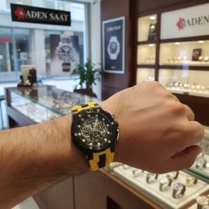 Quantum HNG535.654 Erkek Spor Saat – Siyah Çelik Kasa – Sarı Silikon Kordon – Kronograf