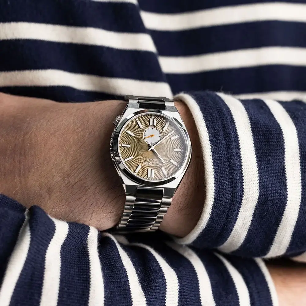 Citizen Tsuyosa Erkek Kol Saati – 40 mm – Çelik Kasa – Çelik Kordon – Altın Dokulu Kadran – Otomatik