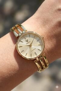 Fiesta Kadın Kol Saati | 36 mm Altın Renk Çelik Kasa, Altın Renk Çelik Kordon, Safir Cam