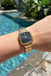 Reward Kadın Kol Saati | 24 mm Çelik Kasa, Siyah Kadran, Altın Renk Kordon, Mineral Cam