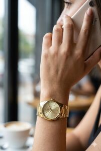 Reward Kadın Kol Saati | 32 mm Çelik Kasa, Altın Kadran Taş Detaylı, Altın Renk Çelik Kordon