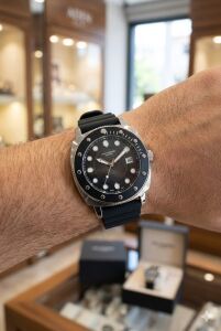 Lee Cooper Spor ve Şık Erkek Kol Saati | Siyah Silikon Kordon, Takvimli, 43mm