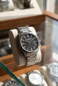 Lee Cooper 41mm, Siyah Dokulu Kadran, Çelik Kordon, Modern ve Şık Erkek Kol Saati