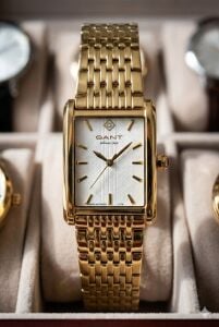 Gant Japon Mekanizma Kadın Kol Saati | Altın Renk Çelik Kordon, Beyaz Dikdörtgen Kadran, 24mm