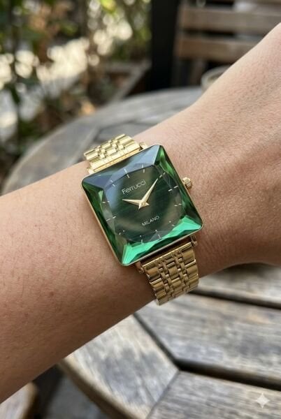 Ferrucci Altın Kare Kasa Kadın Kol Saati | 25 mm Çelik Kasa, Altın Metal Kordon, Yeşil Kadran