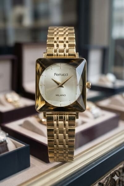 Ferrucci Altın Kare Kasa Kadın Kol Saati | 25 mm Çelik Kasa, Altın Metal Kordon, Altın Kadran