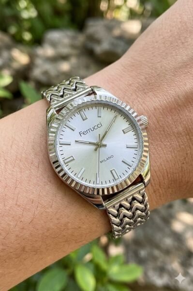 Ferrucci Gümüş Renk Kadın Kol Saati | 33 mm Çelik Kasa, Gümüş Metal Kordon, Gümüş Kadran