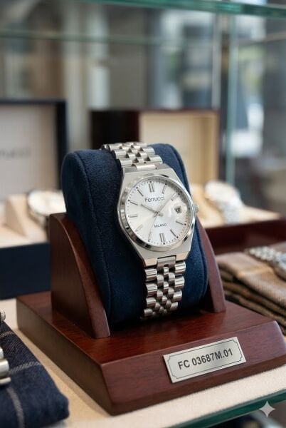 Ferrucci Modern ve Zarif Kadın Kol Saati | 30 mm Çelik Kasa, Gümüş Metal Kordon, Gümüş Kadran