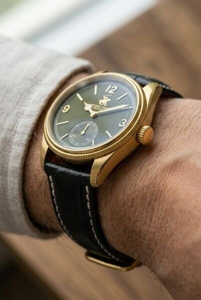 Beverly Hills Polo Club Özel Renk Kadran Kol Saati | 39 mm Çelik Kasa, Siyah Deri Kordon, Koyu Yeşil Kadran