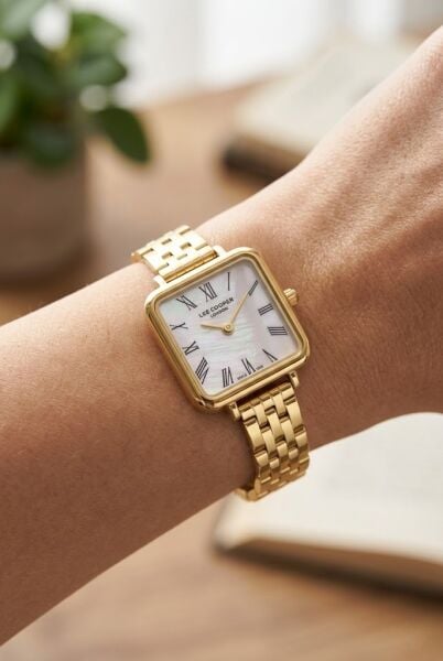 Lee Cooper Kare Kasa Kadın Kol Saati | 22 mm Çelik Kasa, Gold Çelik Kordon, Beyaz Kadran