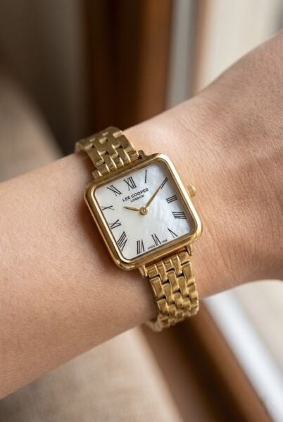 Lee Cooper Kare Kasa Kadın Kol Saati | 22 mm Çelik Kasa, Gold Çelik Kordon, Beyaz Kadran