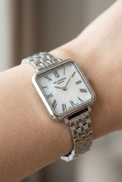 Lee Cooper Kare Kasa Kadın Kol Saati | 22 mm Çelik Kasa, Silver Çelik Kordon, Sedef Kadran