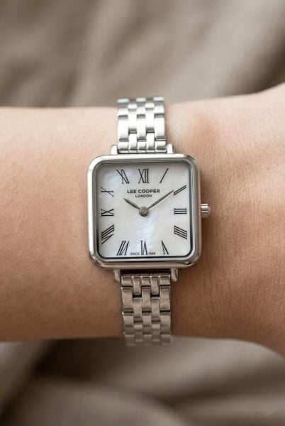 Lee Cooper Kare Kasa Kadın Kol Saati | 22 mm Çelik Kasa, Silver Çelik Kordon, Sedef Kadran