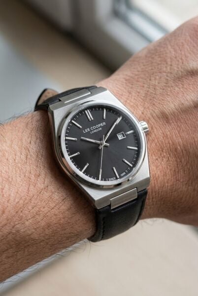 Lee Cooper Vintage Tasarım Erkek Kol Saati | 40 mm Çelik Kasa, Siyah Deri Kordon, Siyah Kadran