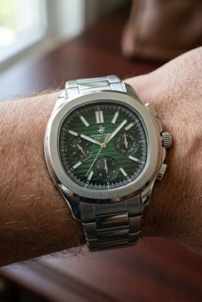 Beverly Hills Polo Club Gümüş Yuvarlak Kasa Erkek Kol Saati | 44 mm Çelik Kasa, Gümüş Çelik Kordon, Koyu Yeşil Kadran