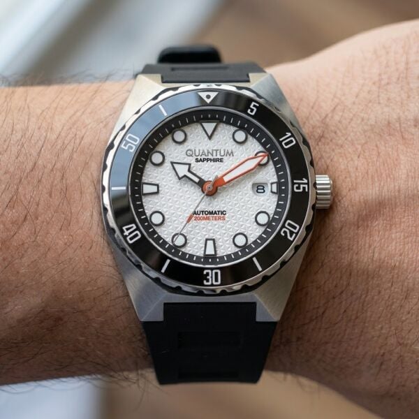 Quantum Barracuda Otomatik Erkek Kol Saati | 46 mm Kasa, Siyah Silikon Kordon, Safir Cam