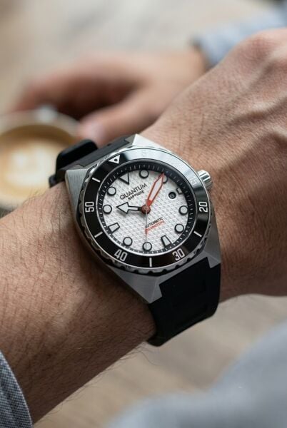 Quantum Barracuda Otomatik Erkek Kol Saati | 46 mm Kasa, Siyah Silikon Kordon, Safir Cam