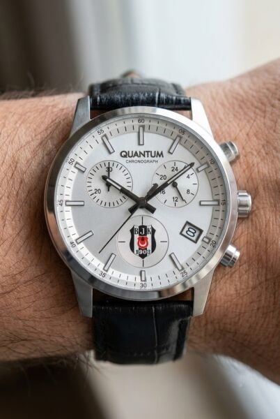 Quantum Beşiktaş Taraftar Erkek Kol Saati | 42 mm Paslanmaz Çelik Kasa, Siyah Deri Kordon