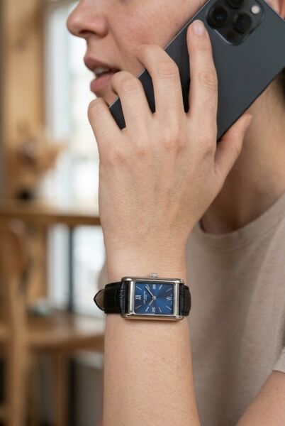 Lee Cooper Gümüş Dikdörtgen Kasa Kadın Kol Saati | 21 mm Paslanmaz Çelik Kasa, Siyah Deri Kordon