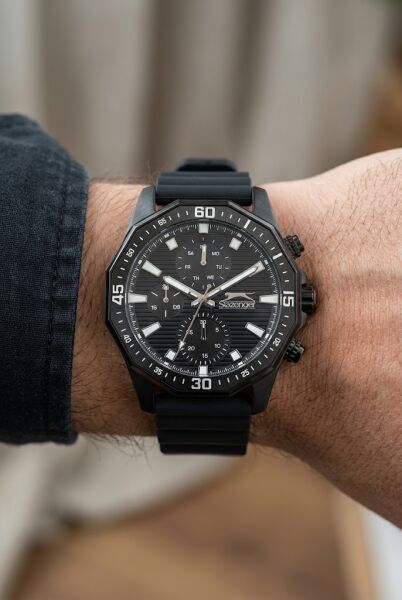 Slazenger Siyah Erkek Kol Saati | 44 mm Paslanmaz Çelik Kasa, Silikon Kordon