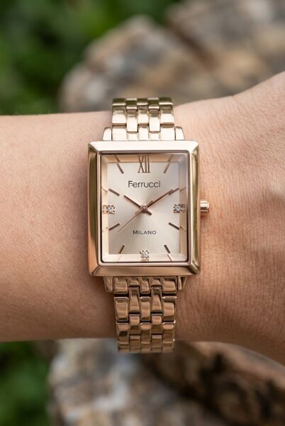 Ferrucci Rose Gold Kare Kasa Kadın Kol Saati | 30 mm Çelik Kordon, Modern ve Şık Tasarım