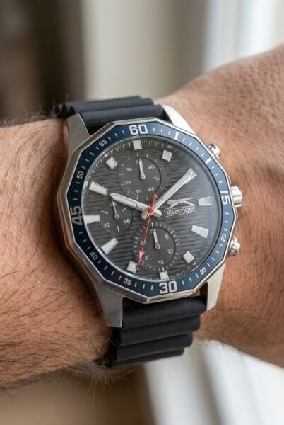Slazenger Sportif Güçlü Erkek Kol Saati | 44 mm Çelik Kasa, Siyah Silikon Kordon