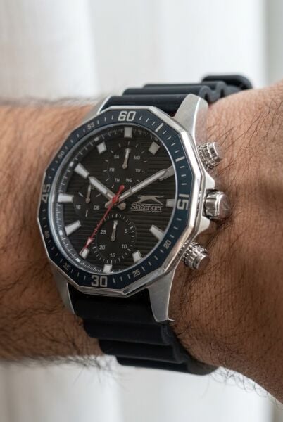 Slazenger Sportif Güçlü Erkek Kol Saati | 44 mm Çelik Kasa, Siyah Silikon Kordon
