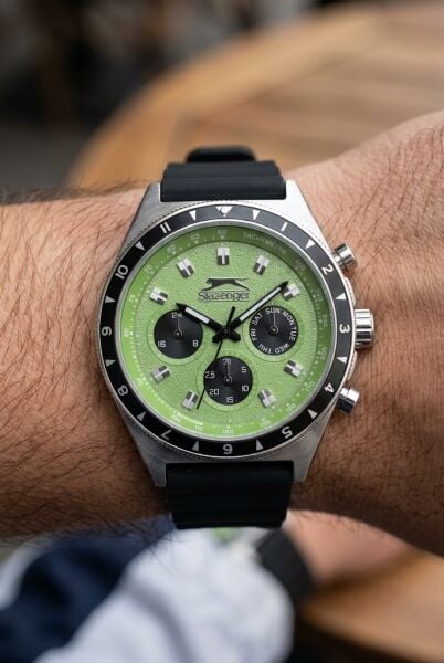 Slazenger Sportif Yeşil Erkek Kol Saati | 44 mm Çelik Kasa, Siyah Silikon Kordon