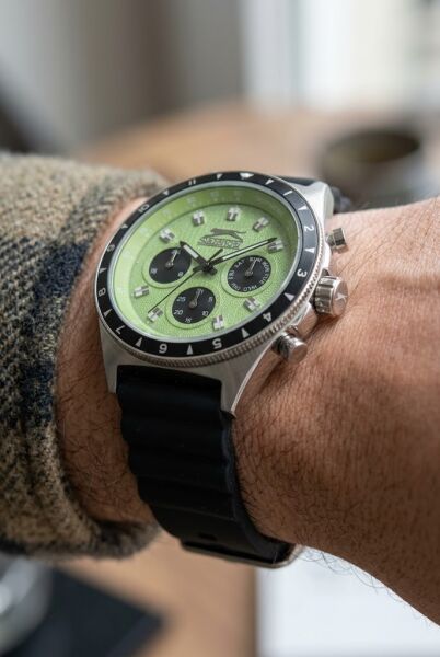 Slazenger Sportif Yeşil Erkek Kol Saati | 44 mm Çelik Kasa, Siyah Silikon Kordon