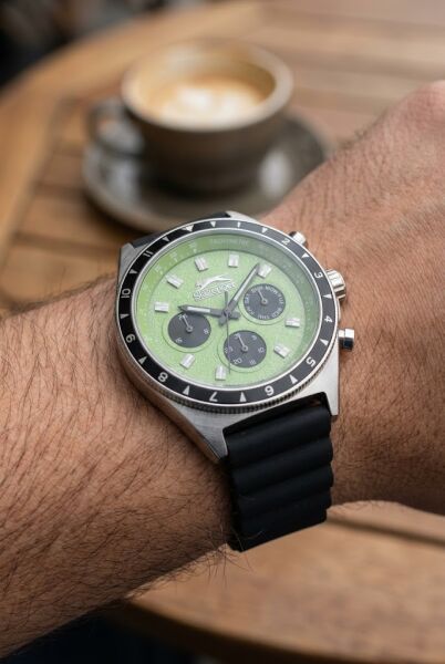 Slazenger Sportif Yeşil Erkek Kol Saati | 44 mm Çelik Kasa, Siyah Silikon Kordon