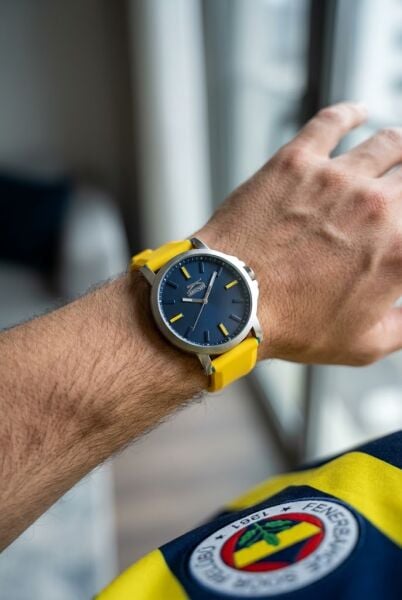 Slazenger Sportif ve Modern Erkek Kol Saati | 48 mm Paslanmaz Çelik Kasa, Sarı Silikon Kordon