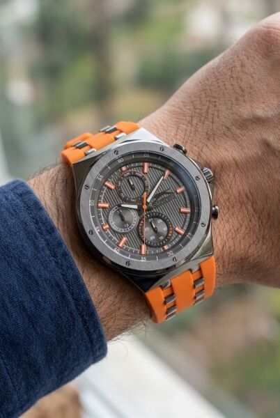 Slazenger Sportif ve Güçlü Erkek Kol Saati | 45 mm Paslanmaz Çelik Kasa, Turuncu Silikon Kordon