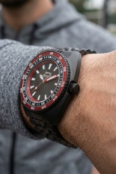 Slazenger Sportif Siyah Erkek Kol Saati | 44 mm Paslanmaz Çelik Kordon, Kırmızı Detaylı