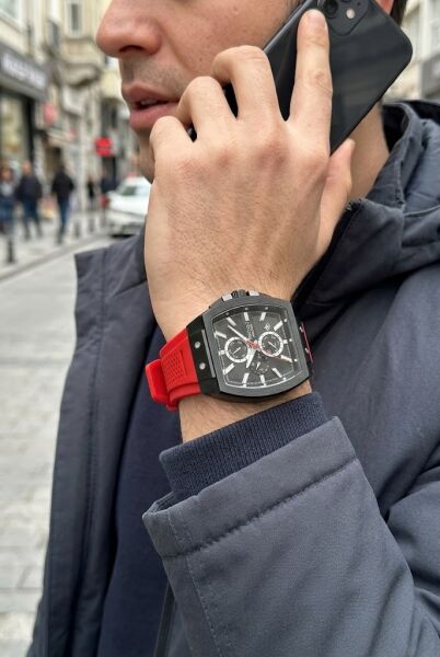 Ferrucci Sportif ve Modern Erkek Kol Saati | 42 mm Siyah Çelik Kasa, Kırmızı Silikon Kordon