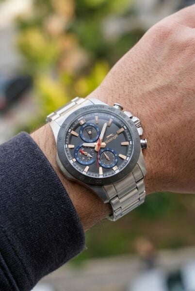 Slazenger Sportif ve Lüks Görünümlü Erkek Kol Saati | 44 mm Çelik Kordon, Füme Gri Kadran