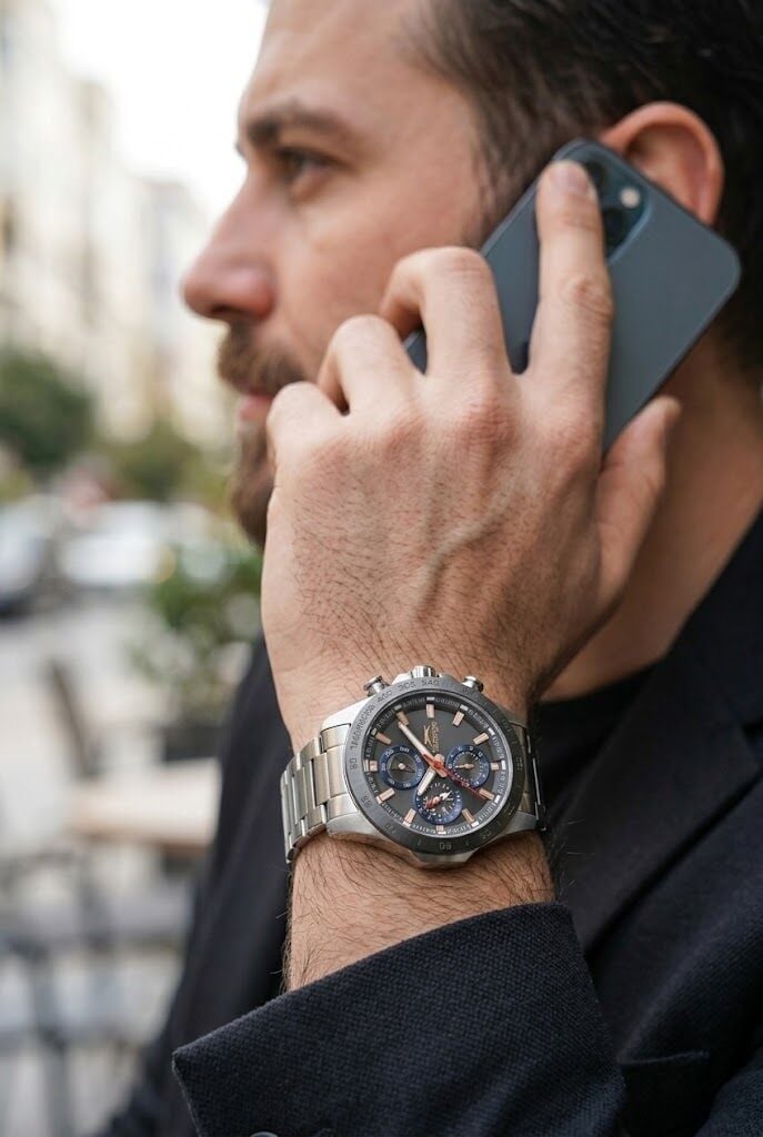Slazenger Sportif ve Lüks Görünümlü Erkek Kol Saati | 44 mm Çelik Kordon, Füme Gri Kadran